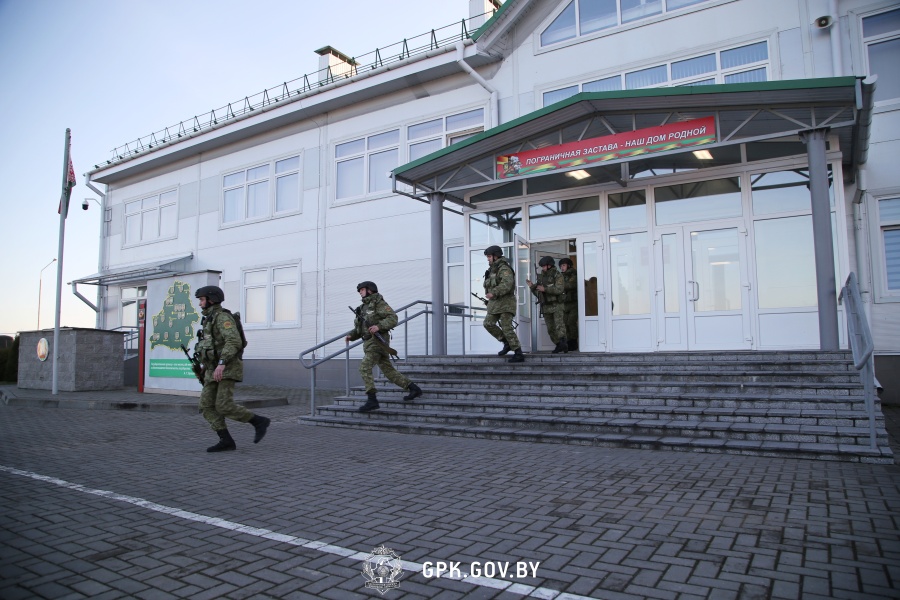 Журналисты иностранных СМИ побывали на границе с Украиной