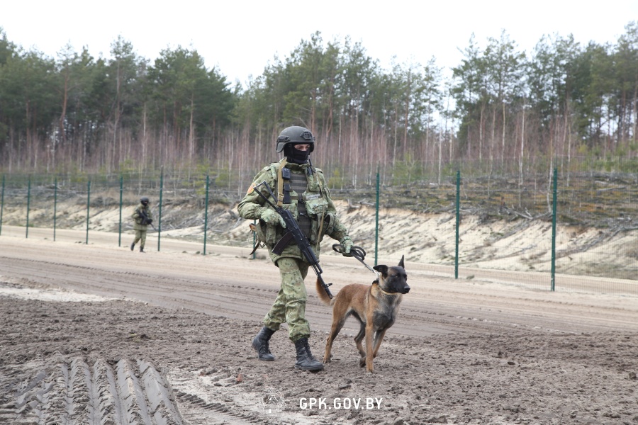 Журналисты иностранных СМИ побывали на границе с Украиной