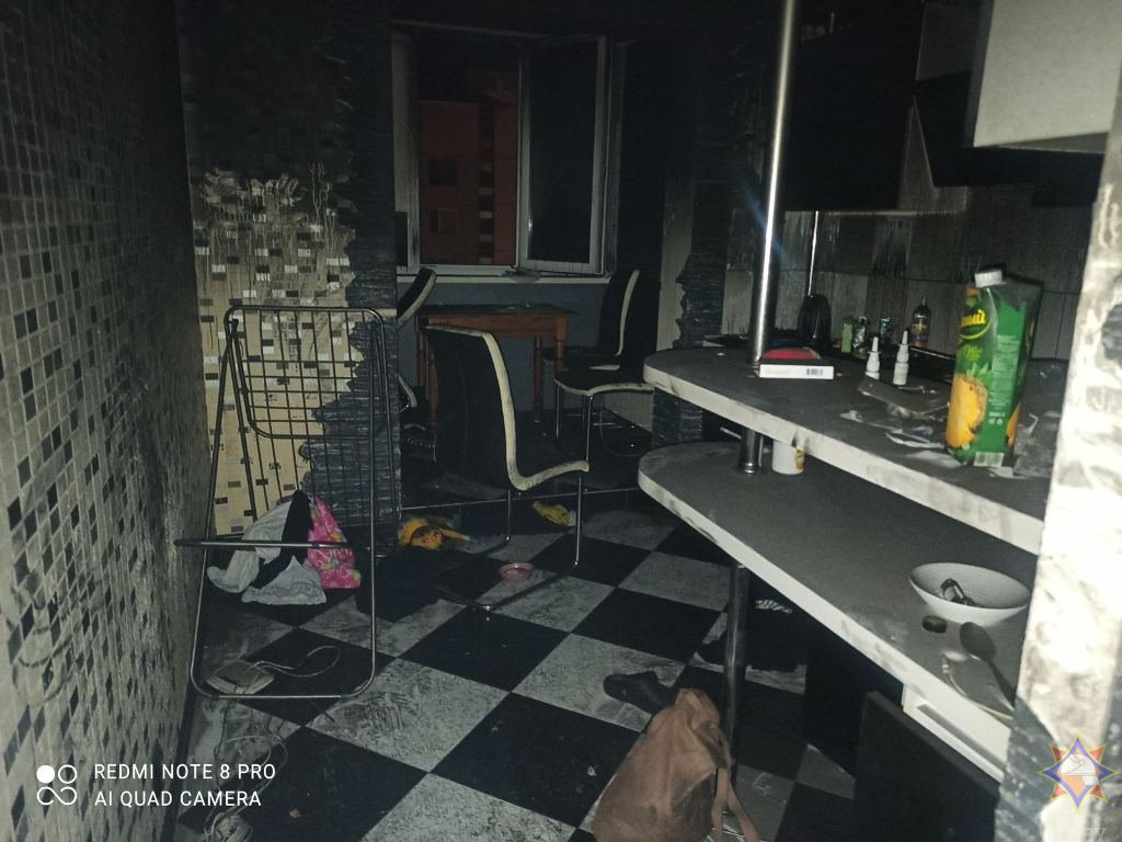 Появились фото и видео с пожара в квартире на Вульковской в Бресте