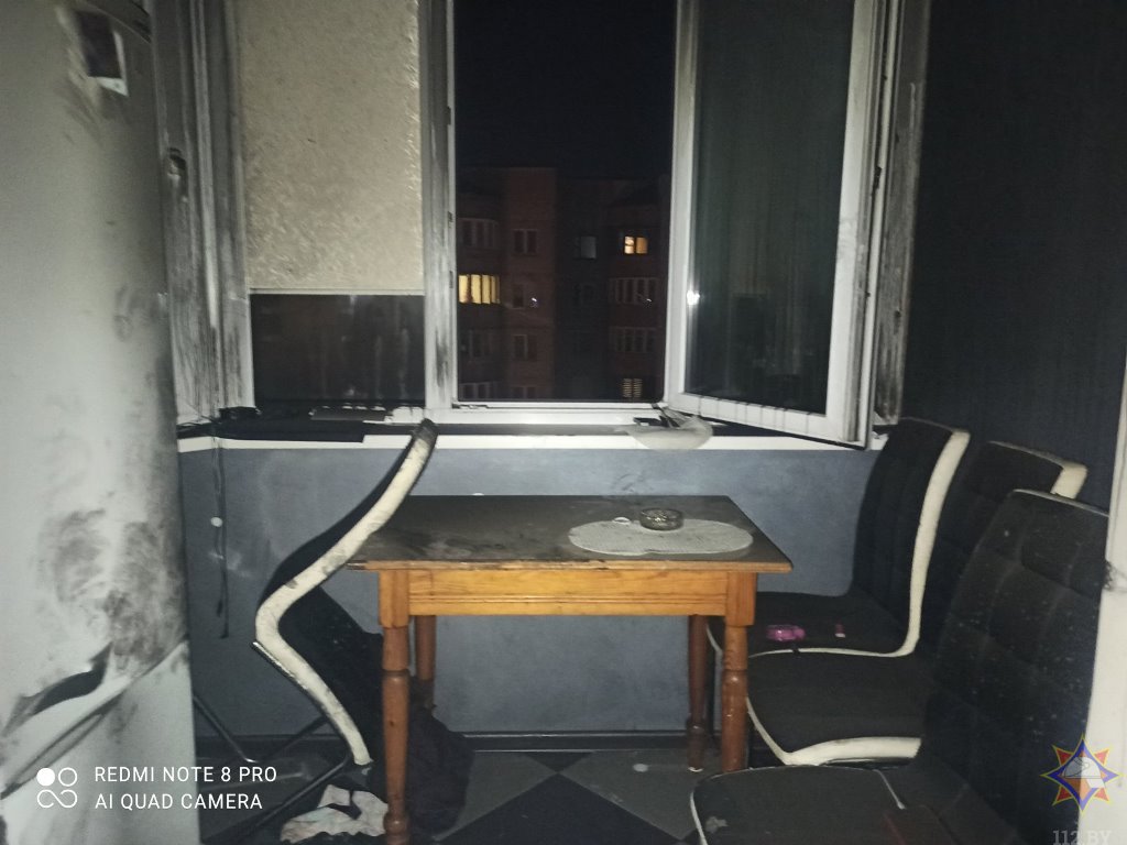 Появились фото и видео с пожара в квартире на Вульковской в Бресте