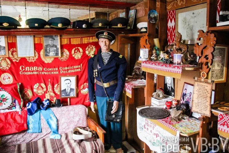 Залежи янтаря и россыпь местной истории. Энтузиаст создал в Мокранах музей в собственном доме