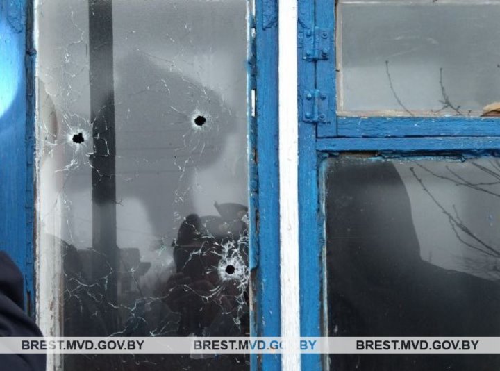 Пьяный мужчина в Ивацевичском районе стрелял из охотничьего ружья по дому односельчанина