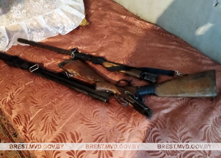 Пьяный мужчина в Ивацевичском районе стрелял из охотничьего ружья по дому односельчанина