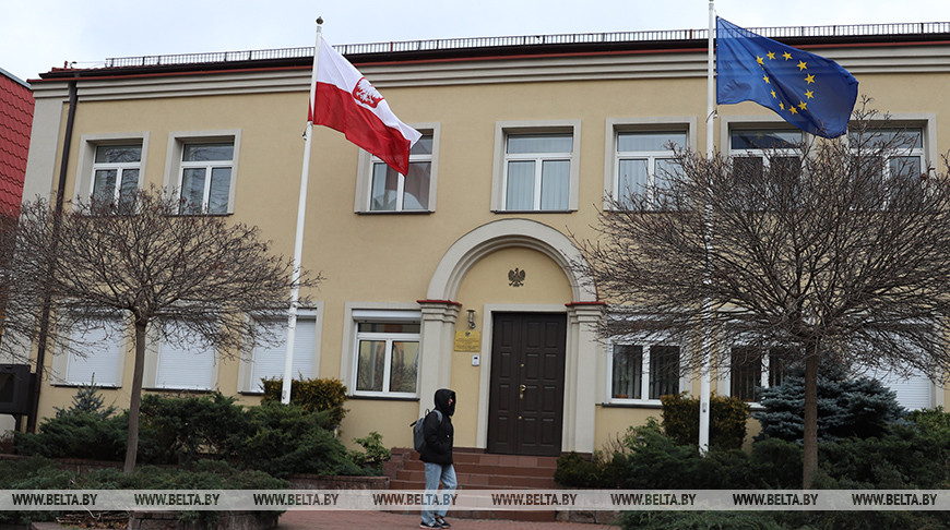 Пикет против закрытия границ прошел у Генерального консульства Польши в Бресте