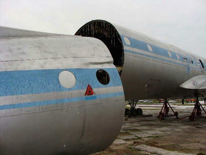 Читатель: Демонтаж самолёта на Востоке в Бресте, 2009 год