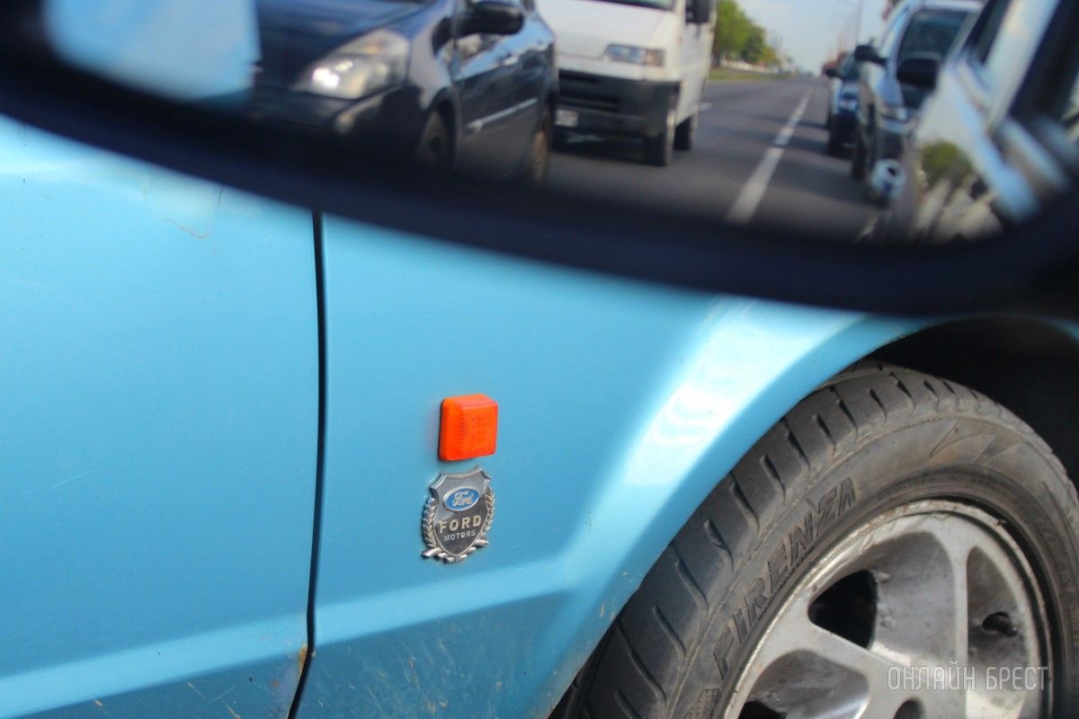 Читатель: Интересный автомобиль на дорогах Бреста. Ford Escort XR3i Cabriolet