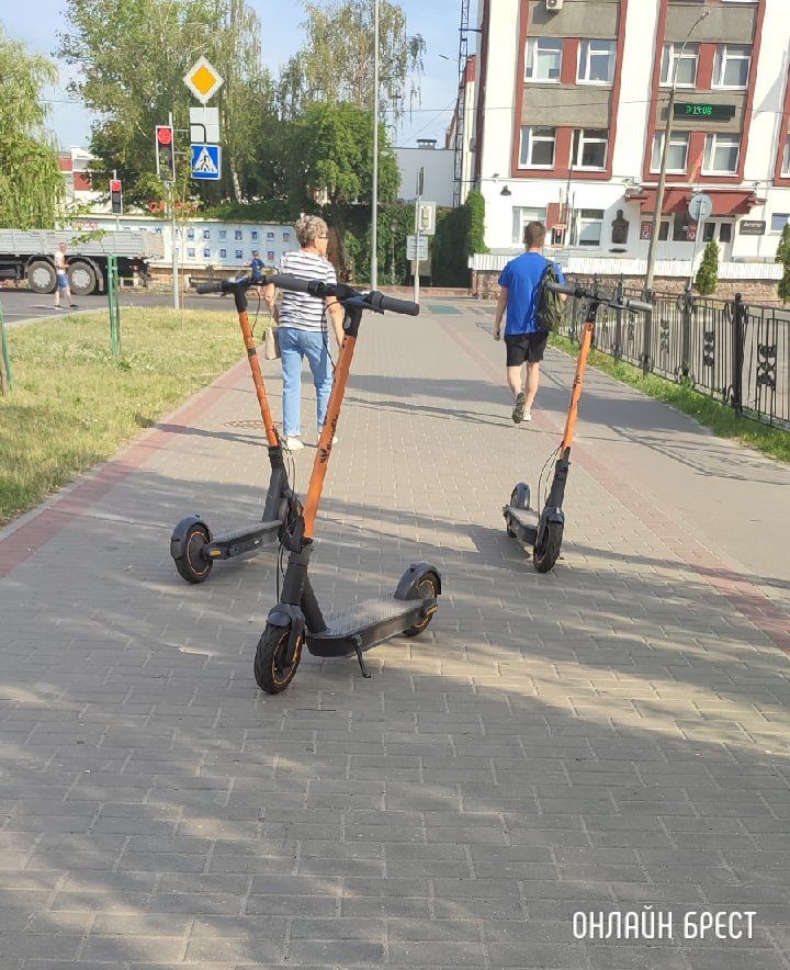 Читатель: Я вот одного не понимаю, зачем их ставить там, где ходят люди?