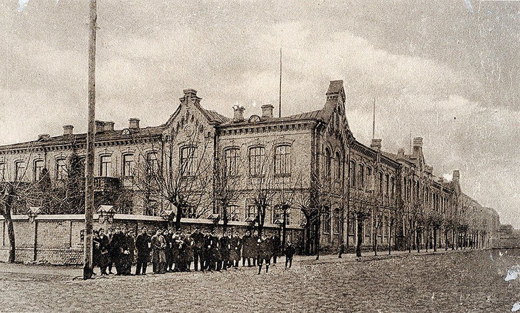 Как было раньше. Вид на второй корпус Брестского государственного университета имени А.С.Пушкина