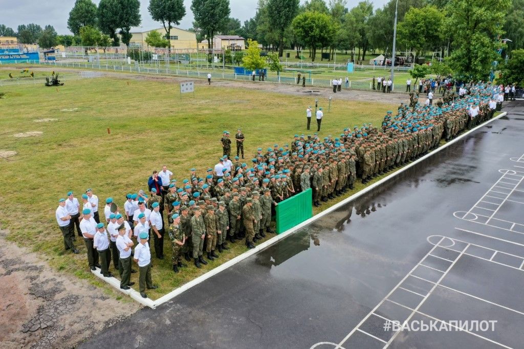 Сегодня в Бресте празднуют День ВДВ. Фото и видео