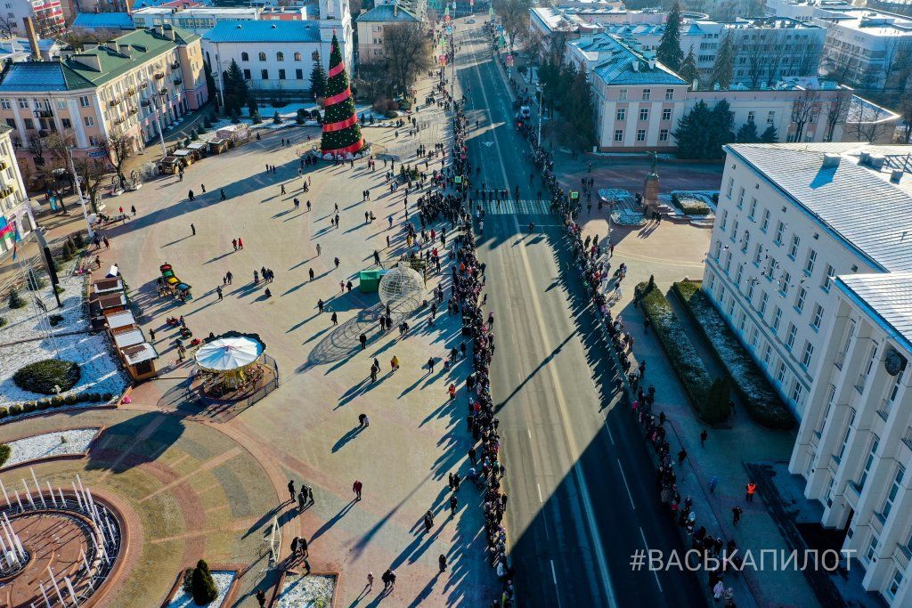 Посмотрите с высоты. Сегодня в Бресте провели рождественский парад