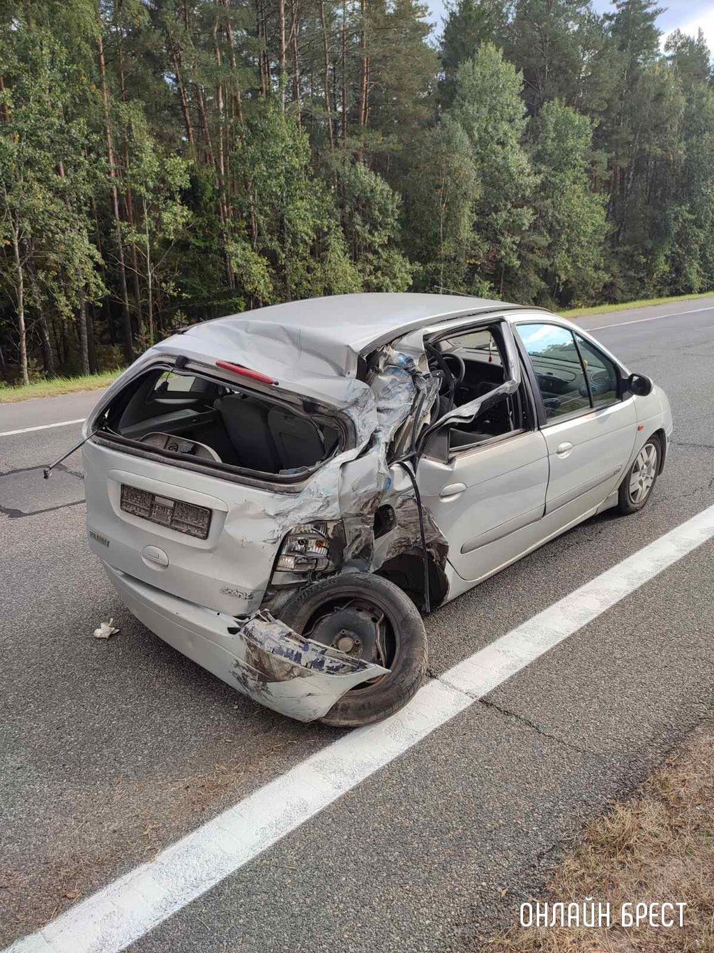 Очевидец: В Брестской области на М1 произошло серьёзное ДТП