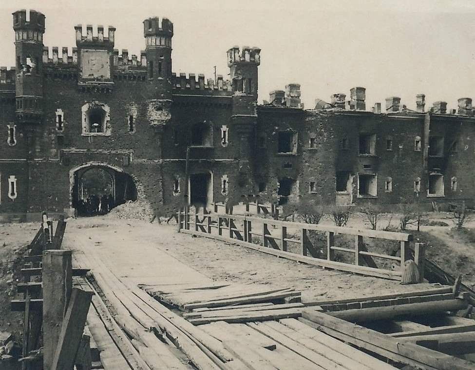 Госпитальные (Холмские) ворота крепости Брест-Литовск, 1941 год