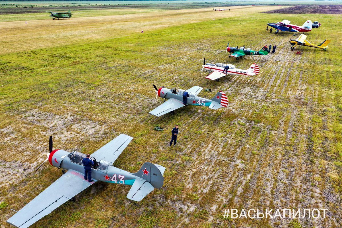 Смотрите с высоты! Фигуры высшего пилотажа и открытие аэродрома под Брестом