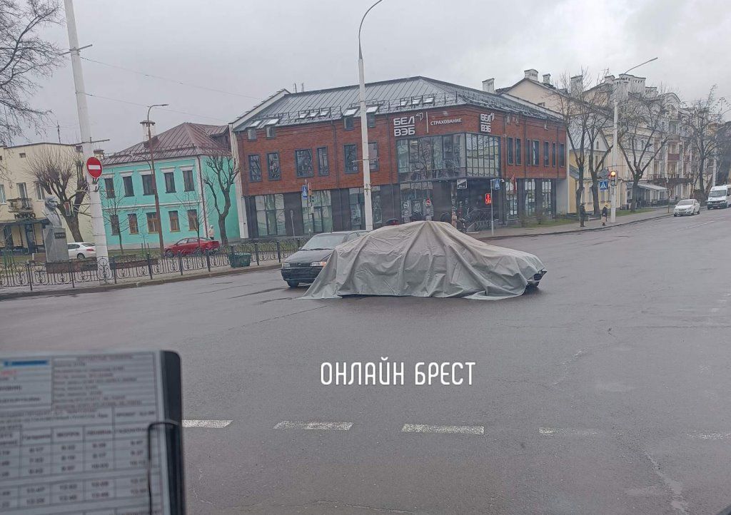 Очевидец: ДТП в Бресте на Ленина. Водитель спрятал свой автомобиль после ДТП