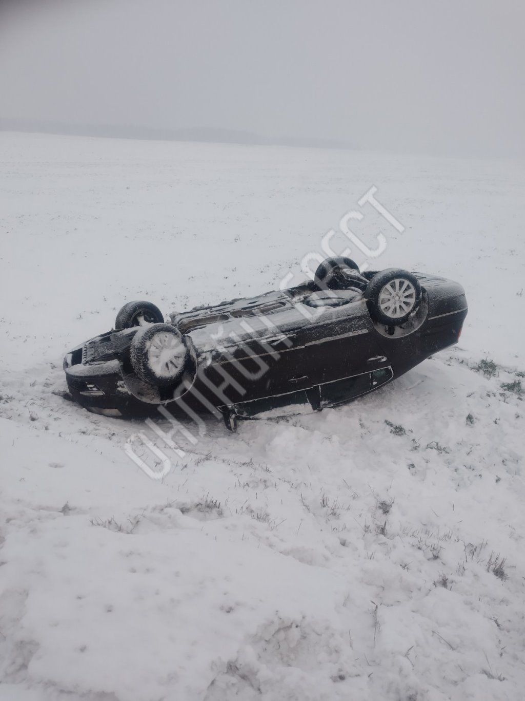 Очевидец: Кобринский район, аг. Дивин. Перевернулась машина