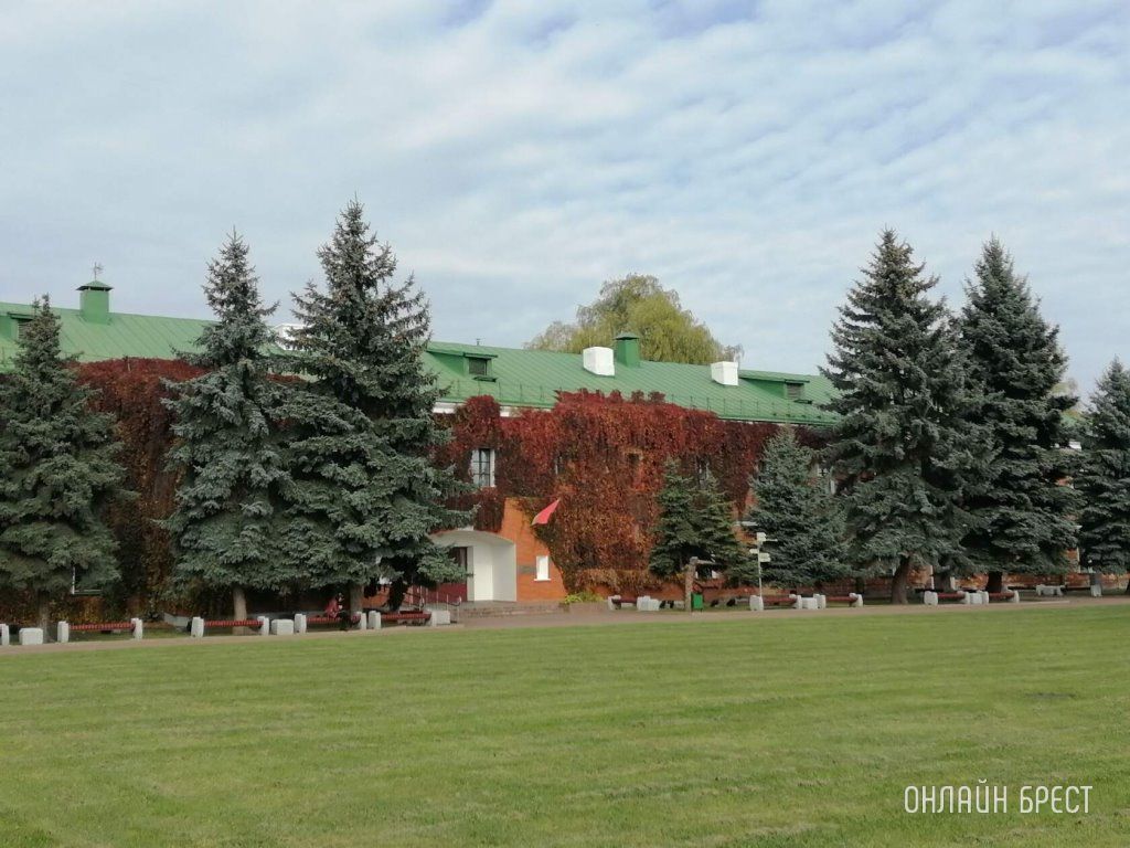 Читатель: Прогулка по Брестской крепости