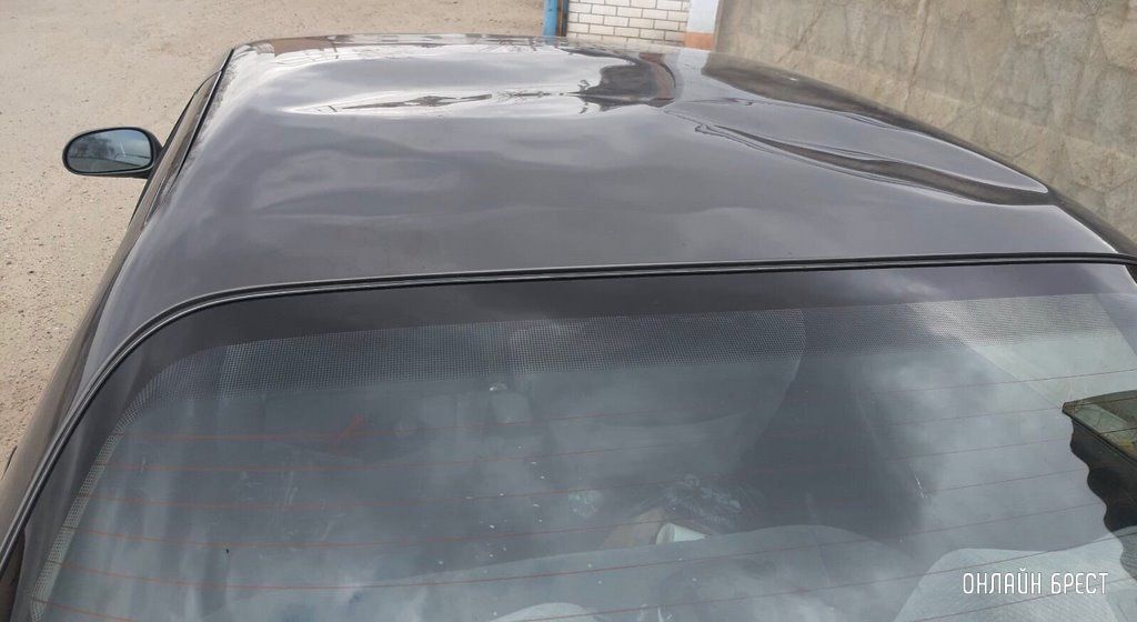 Читатель: Неизвестный прыгал на крыше автомобиля, тем самым нанёс серьёзные повреждения