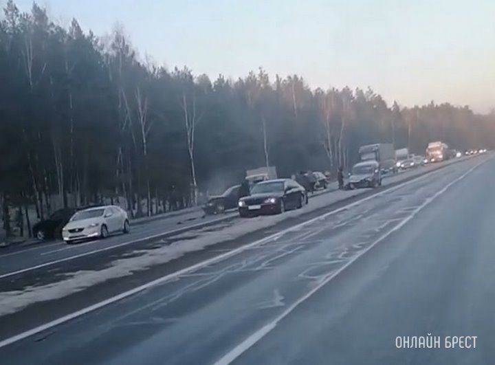 Читатель: В Брестской области на М1 произошло ДТП.