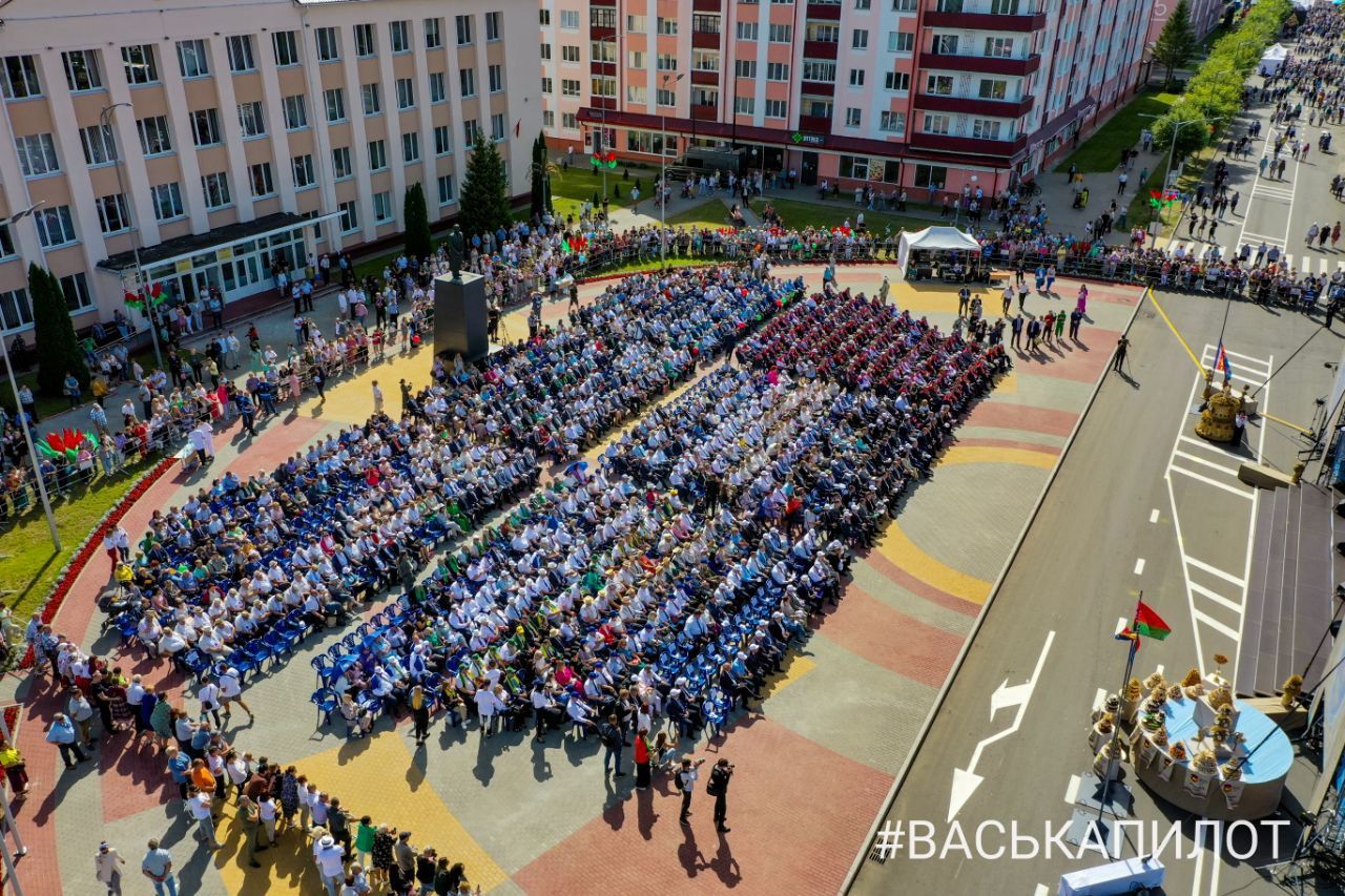 Областные «Дожинки-2023» в Ганцевичах. Смотрите видео и фото с высоты