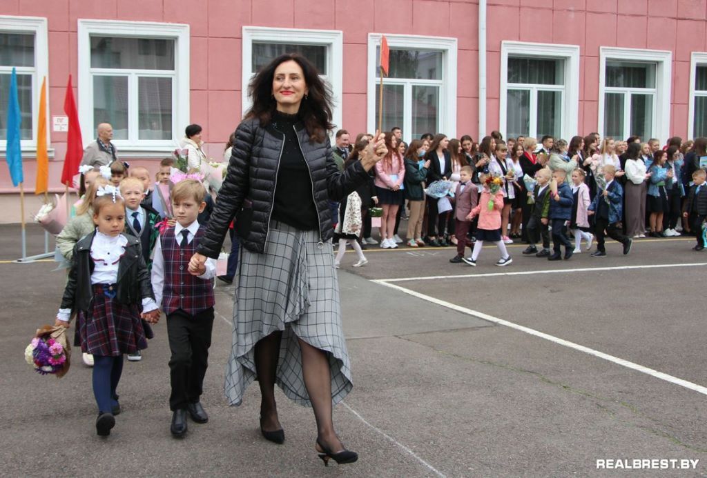 Фоторепортаж. Как прошел День знаний в Бресте в Гимназии №1