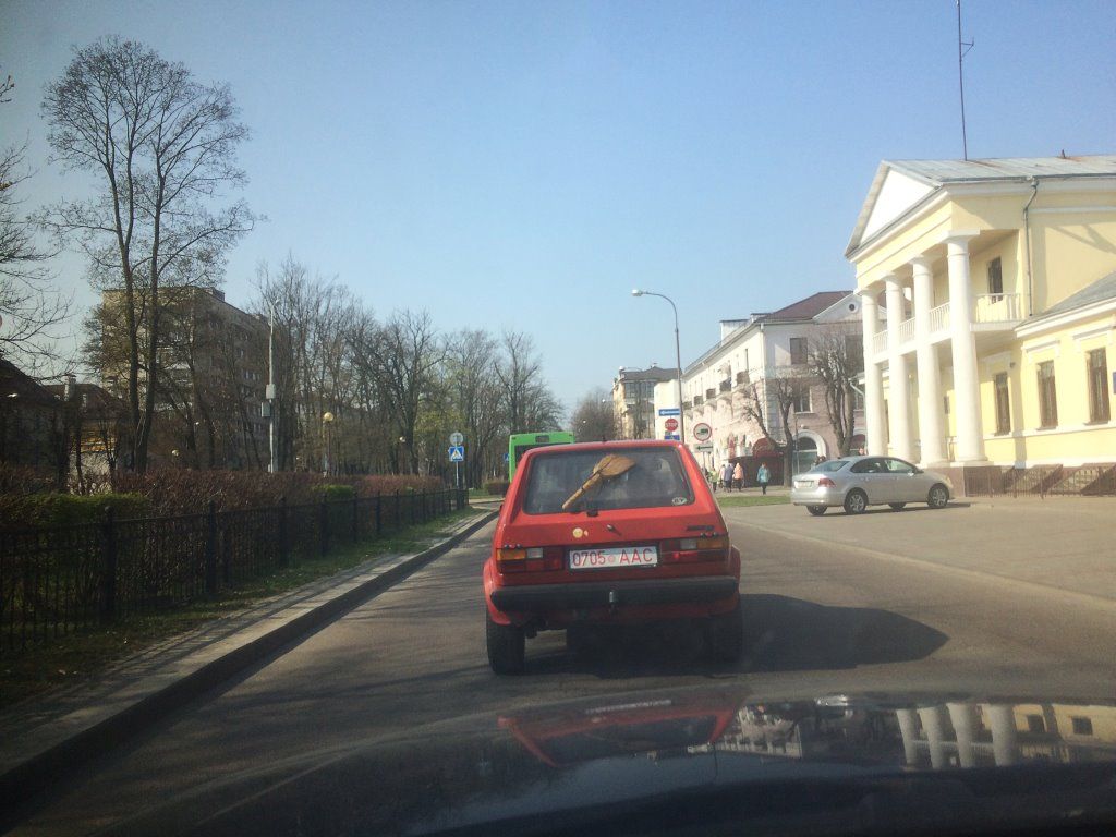 Читатель: На дорогах Бреста :) Как вам такое? :)