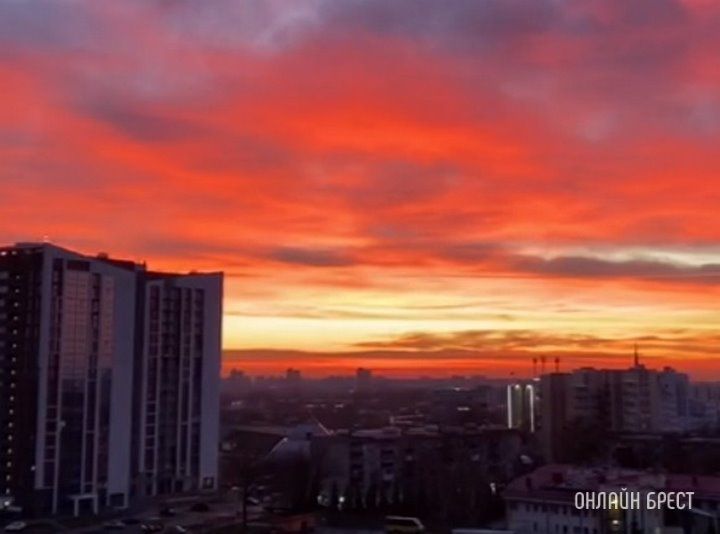Читатель: Если вы не видели, посмотрите, какой вчера был красивый зимний рассвет в Бресте