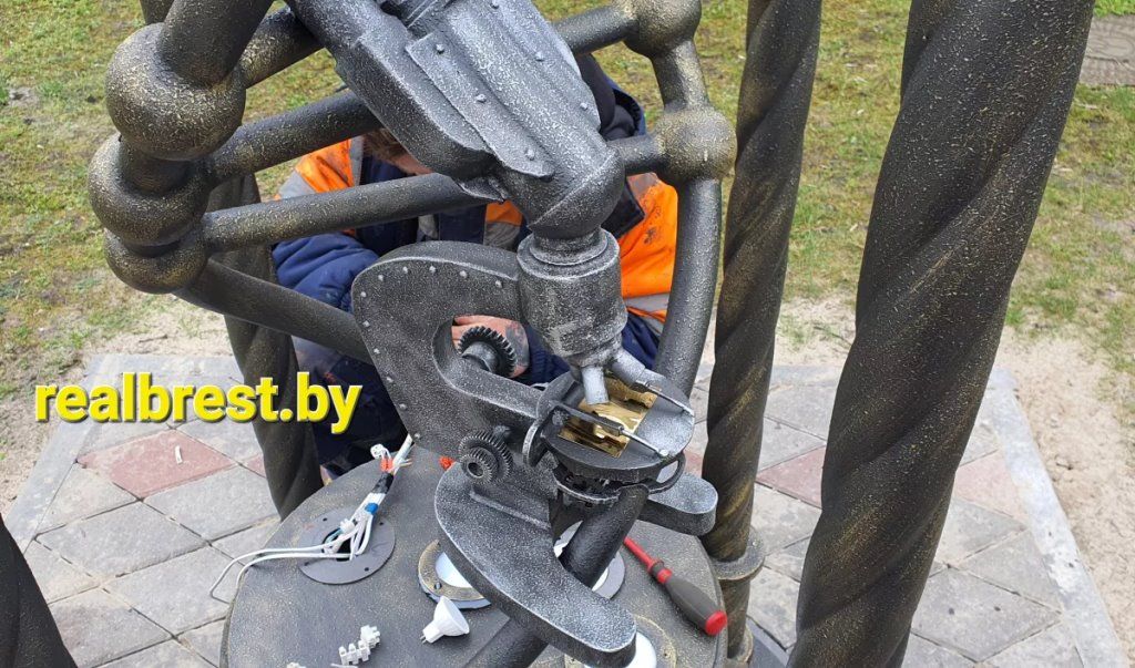 Новый фонарь появился на улице Гоголя в Бресте