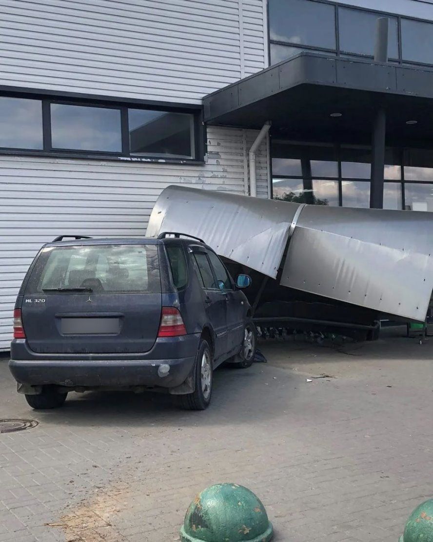 Такое ДТП случилось возле Евроопта в Пинске