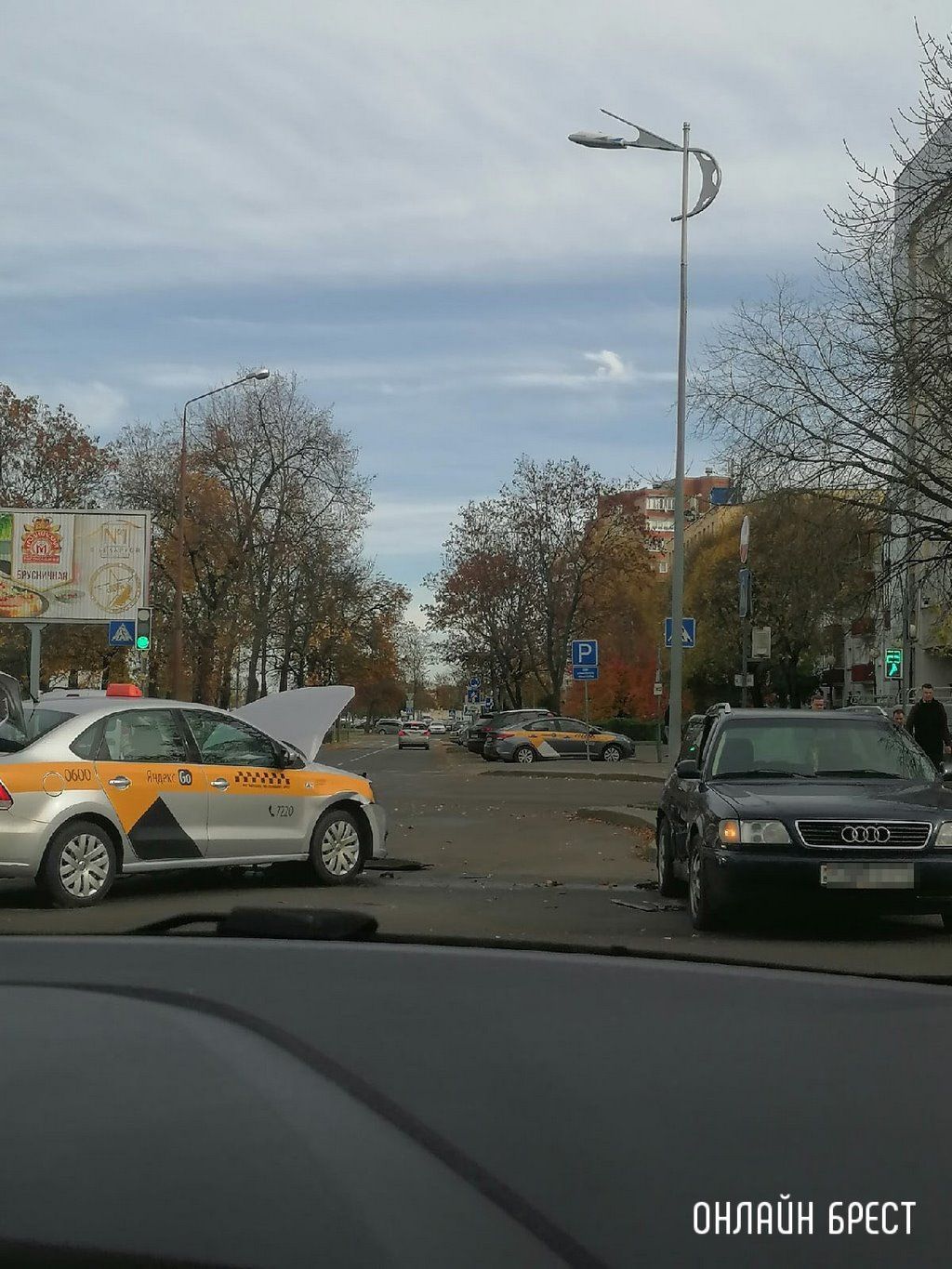 Читатель: Сегодня в Бресте на бульваре произошло ДТП с участием такси
