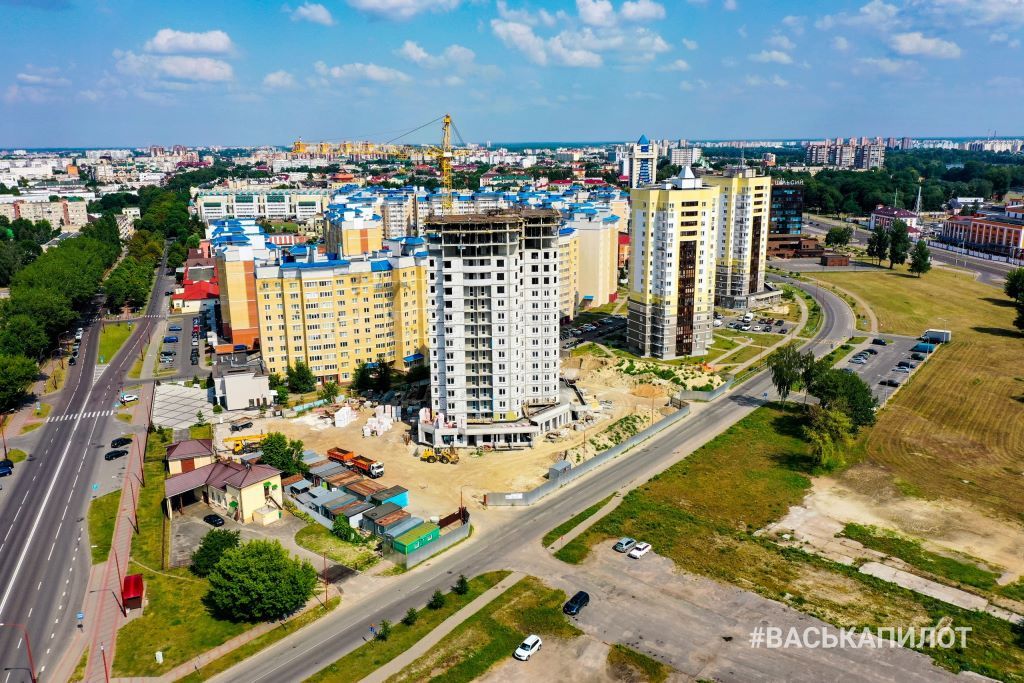 Полетали над строительными объектами в Бресте