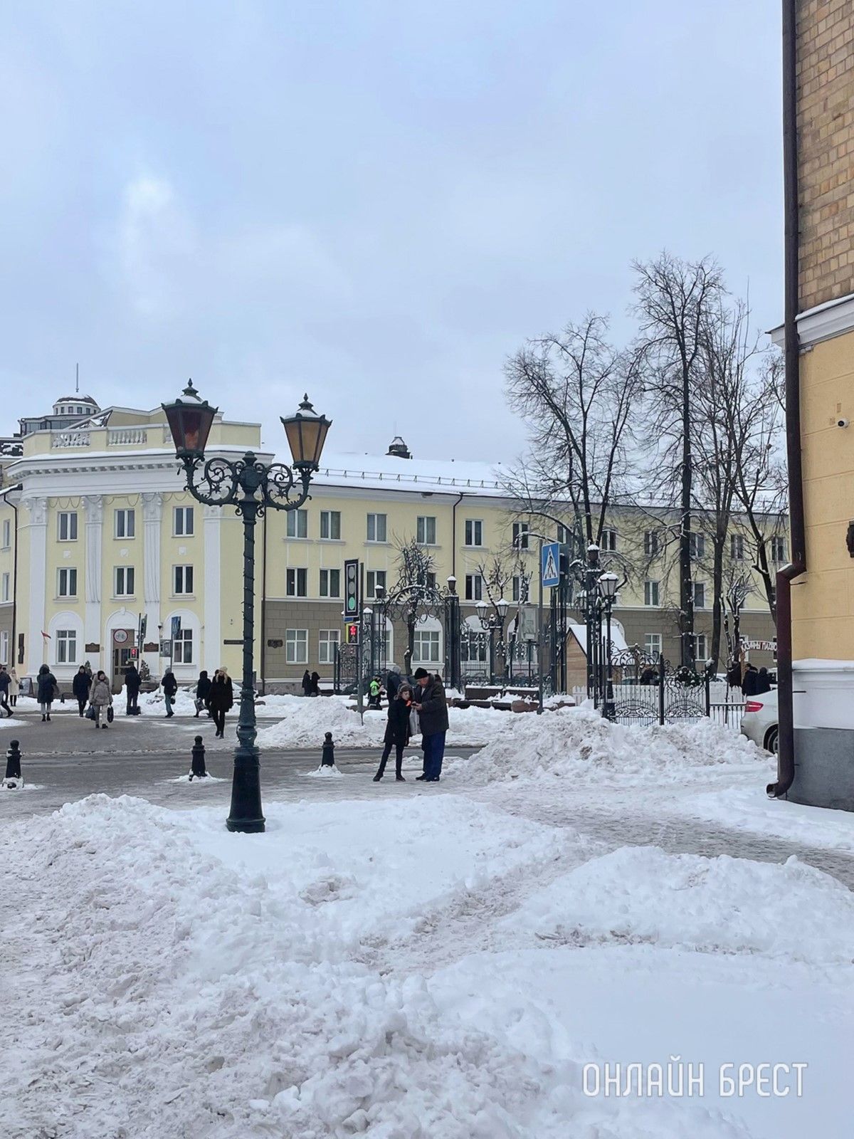 Красивая снежная Советская в Бресте. Фото сделаны сегодня