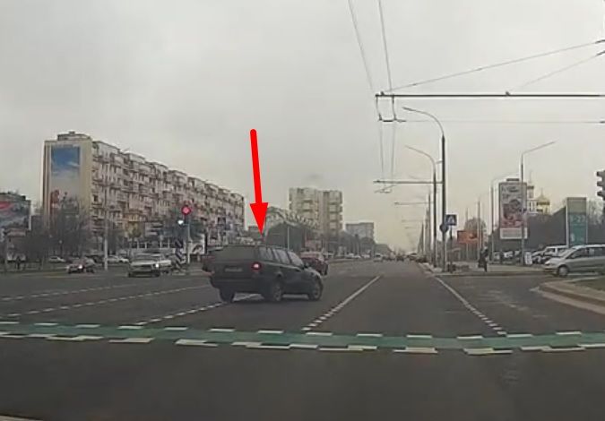 Сколько пунктов ПДД нарушил данный водитель?