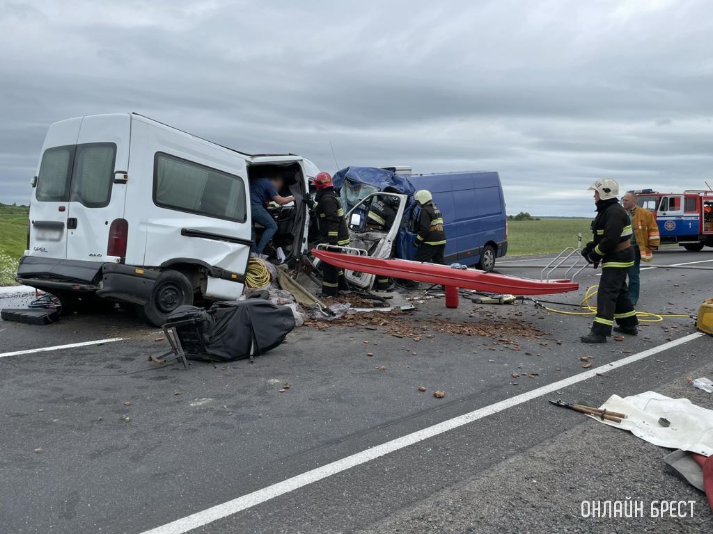 В Брестской области между г. Дрогичин и г. Иваново произошло серьёзное ДТП