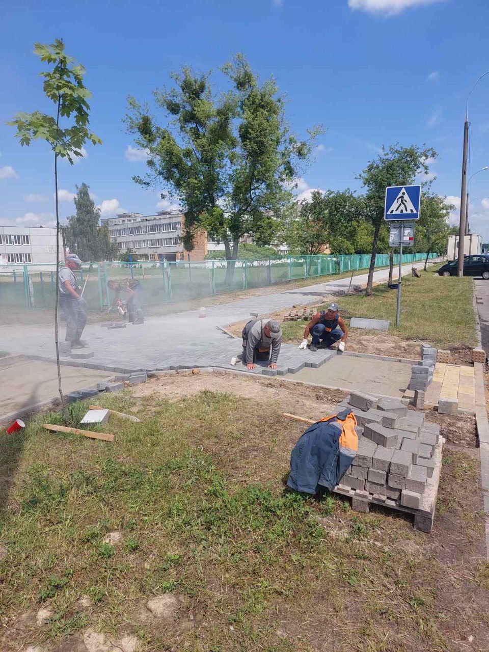 Специалисты КУП «Брестское ДЭП» продолжают работы по благоустройству улицы Орловская