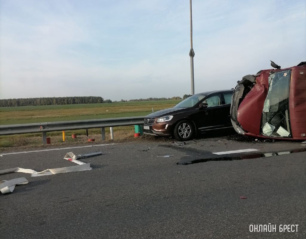 Серьёзное ДТП произошло под Брестом (недалеко от Лукойла, Тельмы-2)