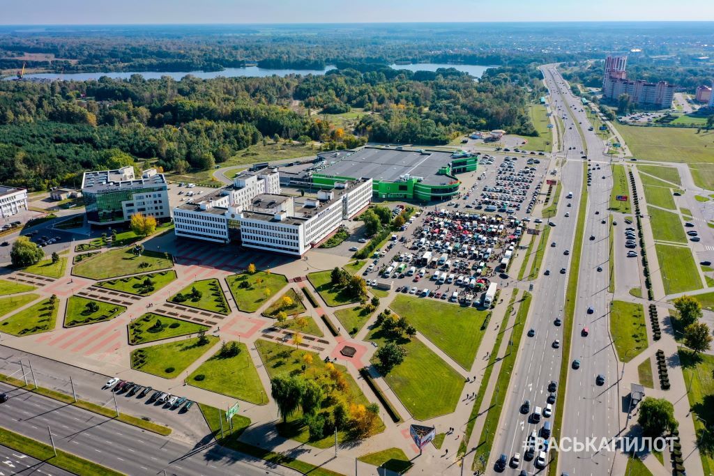 Осенняя ярмарка в Бресте с высоты