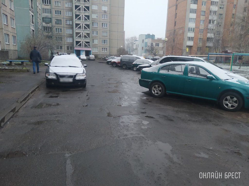 Читатель: Ситуация сегодня в одном из дворов Бреста