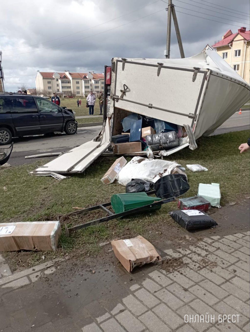 Очевидец: В Пружанах произошло серьёзное ДТП