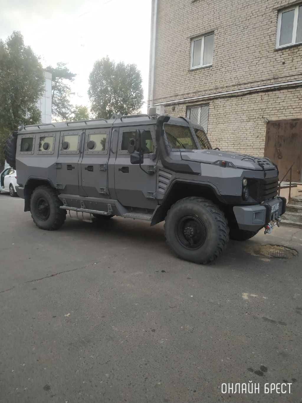 Вот такую технику удалось увидеть в Бресте. Как вам такой агрегат?