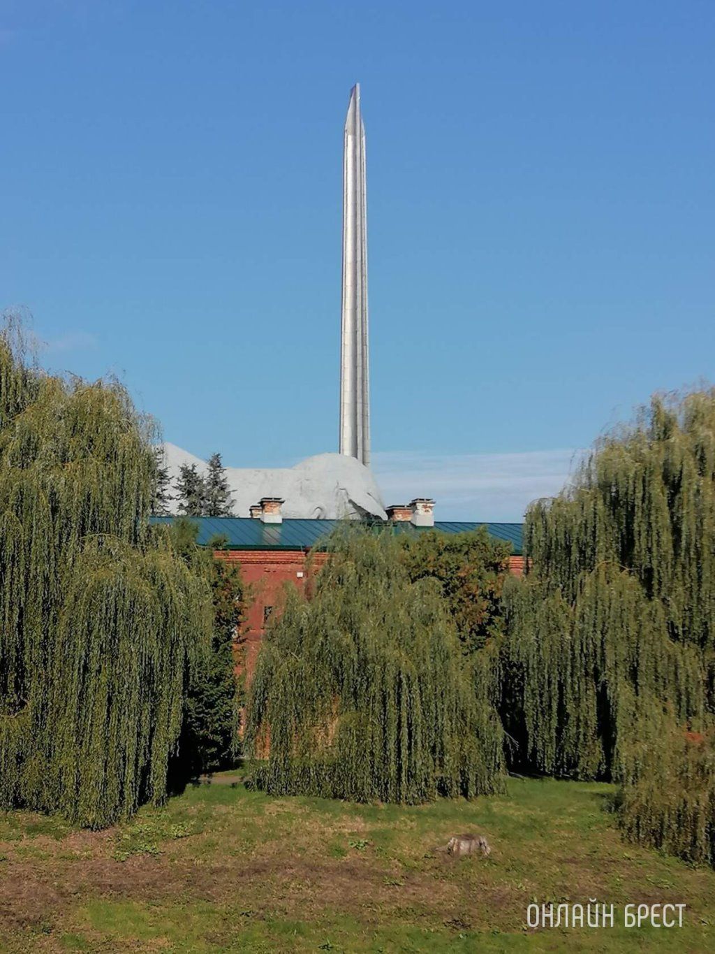 Читатель: Прогулка по Брестской крепости