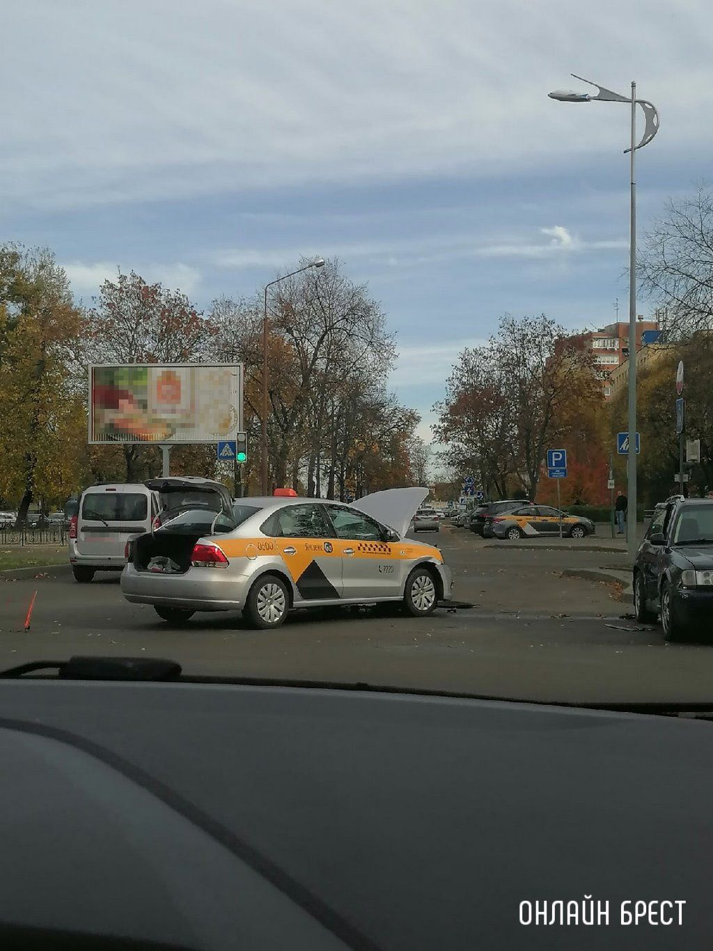 Читатель: Сегодня в Бресте на бульваре произошло ДТП с участием такси