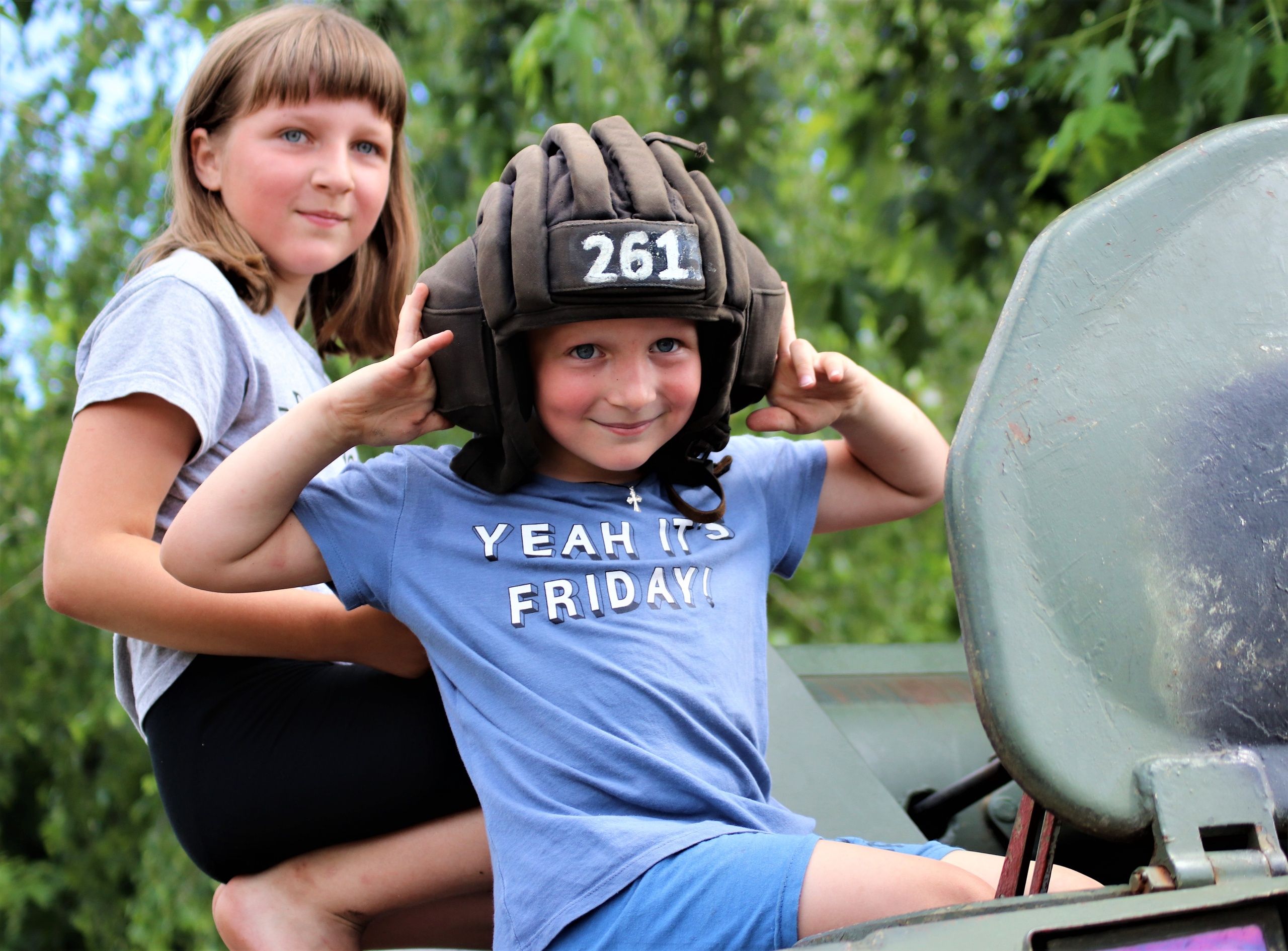Читатель: Брестские десантники организовали выставку вооружения и военной техники для жителей Малориты
