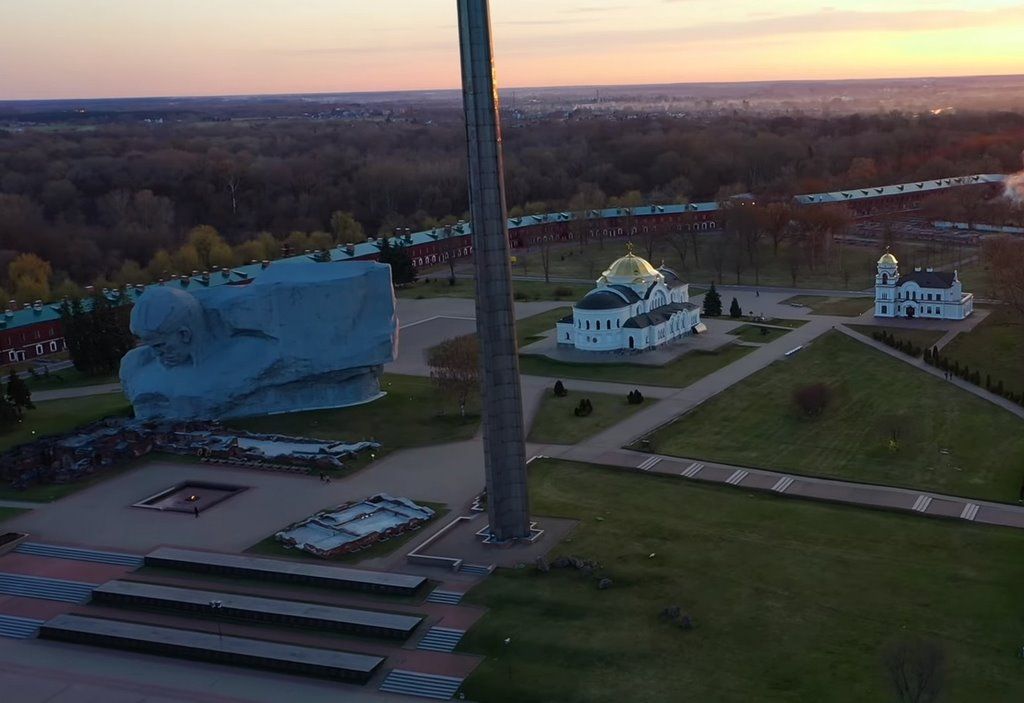 Брестская крепость с высоты. Видео