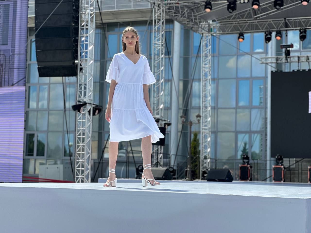 На площадке у Дворца водных видов спорта стартовал фестиваль моды и стиля «LookБуг»