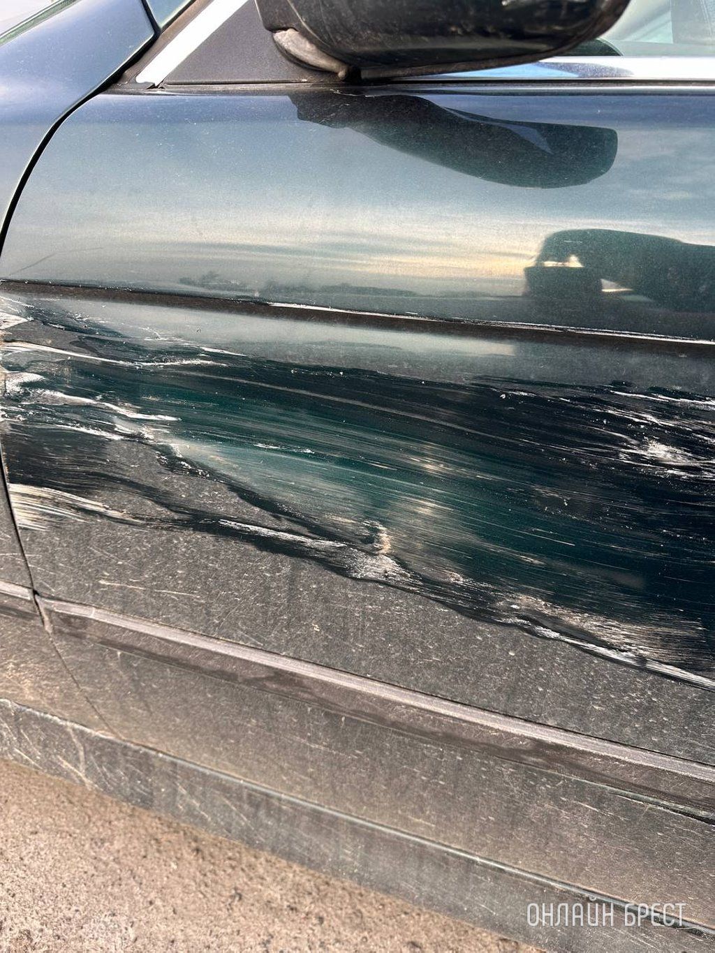 Читатель: В Бресте неизвестный повредил автомобиль. Это произошло на ул. Пионерской