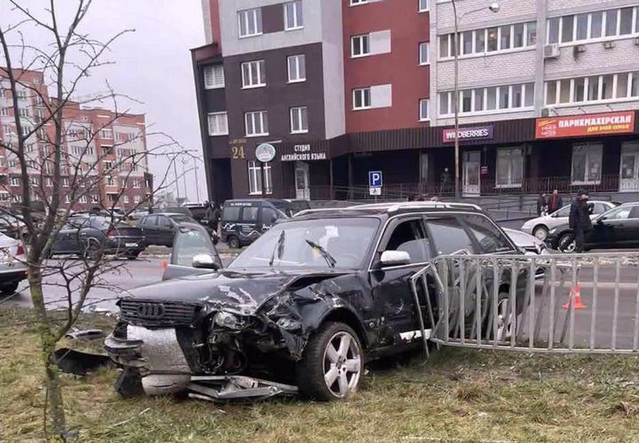 Появилось видео, как в Кобрине сегодня произошло ДТП