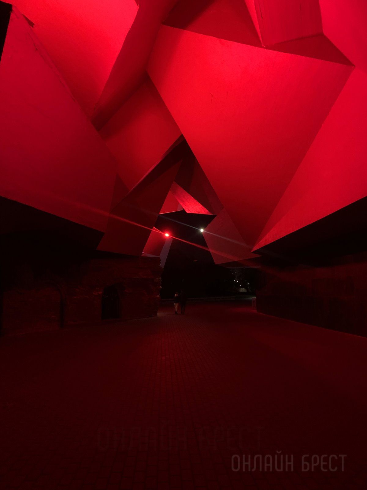 Главный вход в Брестскую крепость. Фото сделаны вчера