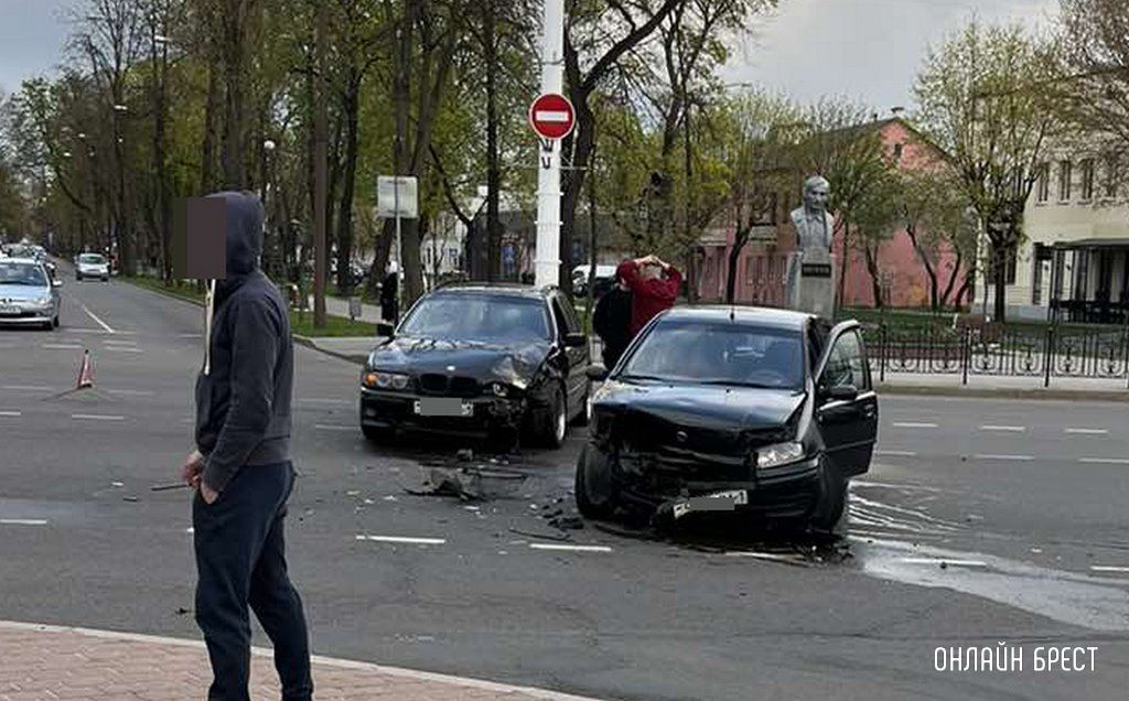 Очевидец: ДТП произошло в центре Бреста (Ленина-Гоголя)