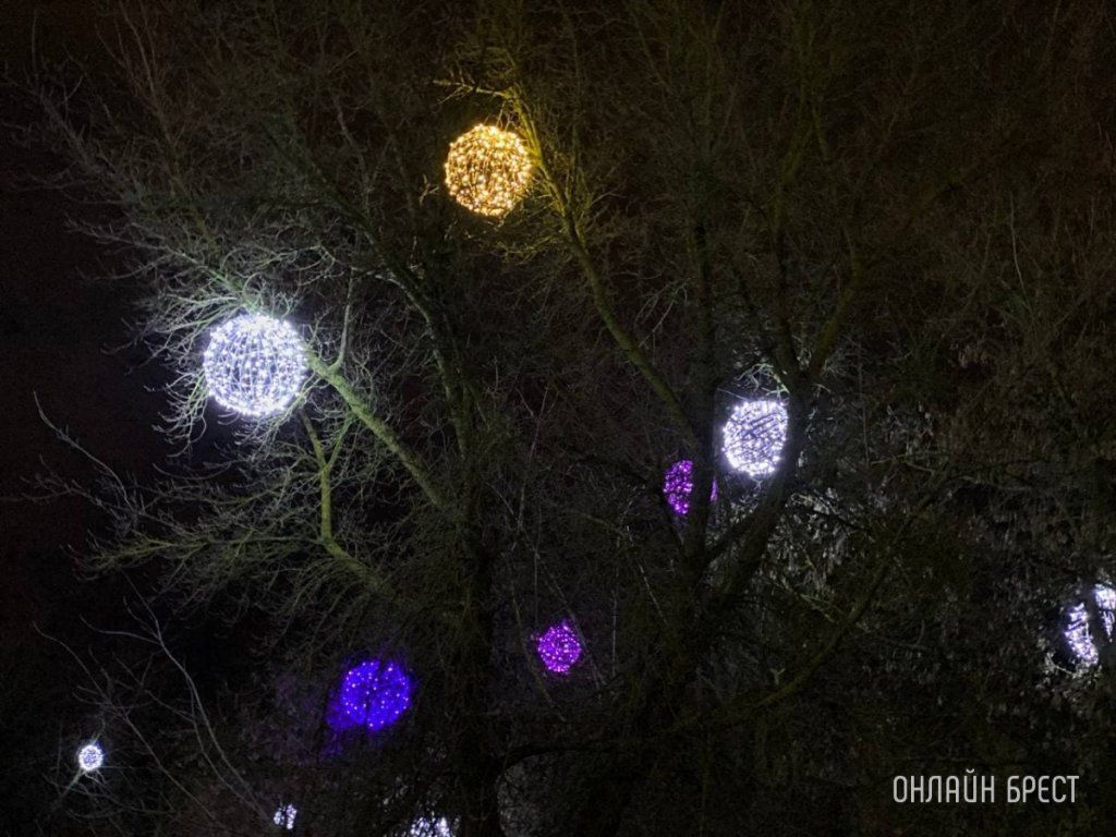 Читатель: Посмотрите, как красиво на Набережной Бреста