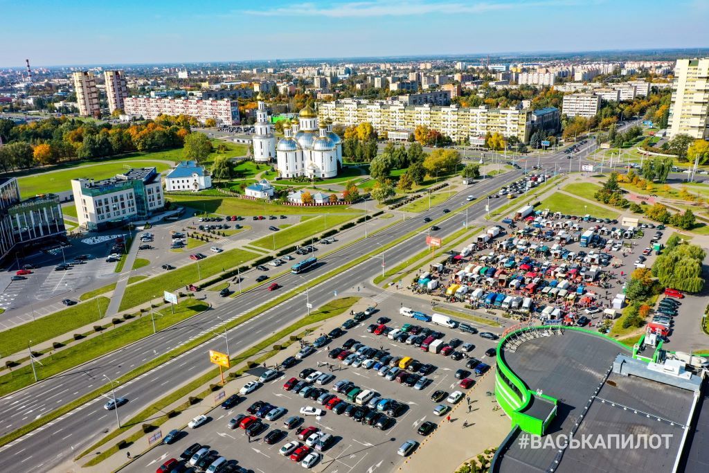 Осенняя ярмарка в Бресте с высоты